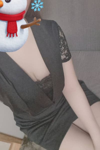    葉月 ゆな (20代後半)