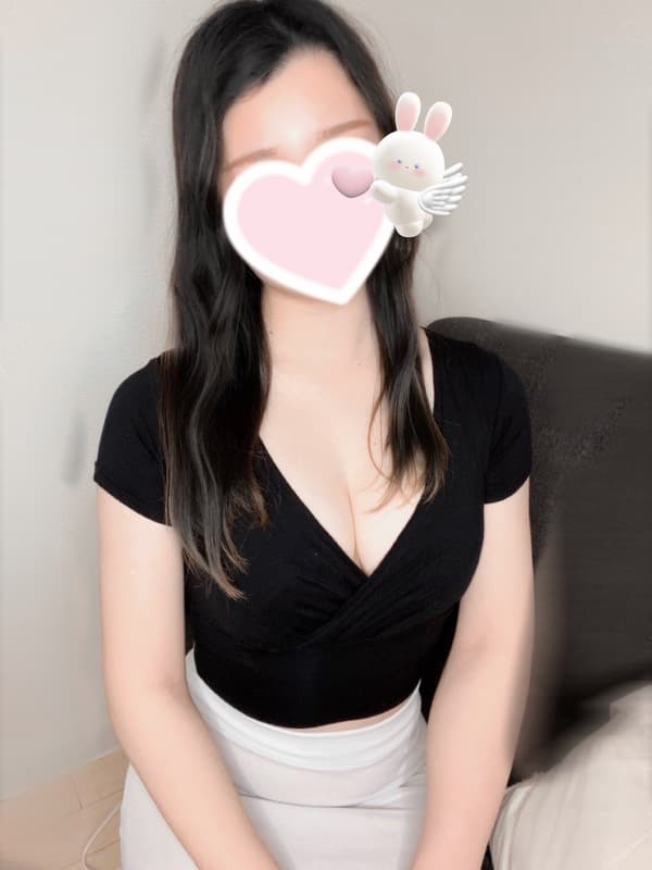 芹沢 うみ
