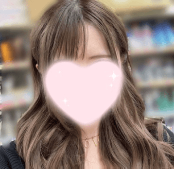 つきな