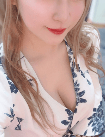 芹沢 まみ