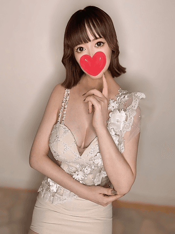 白羽 ゆつき