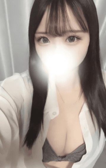 三上 るな