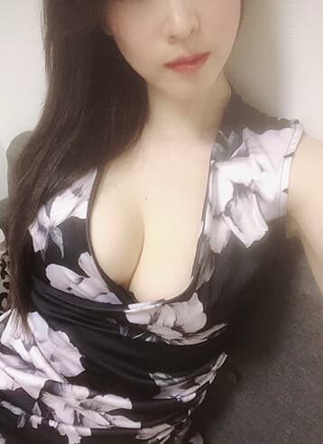 茜