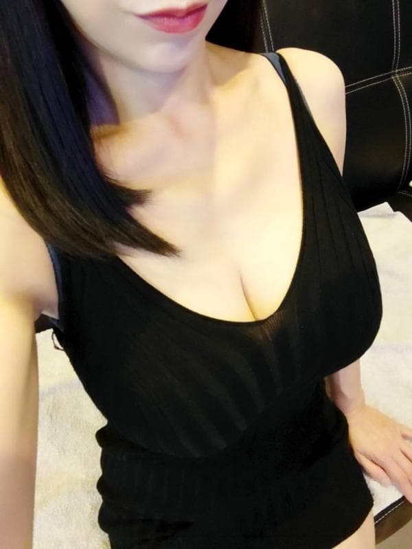 結城 奈々