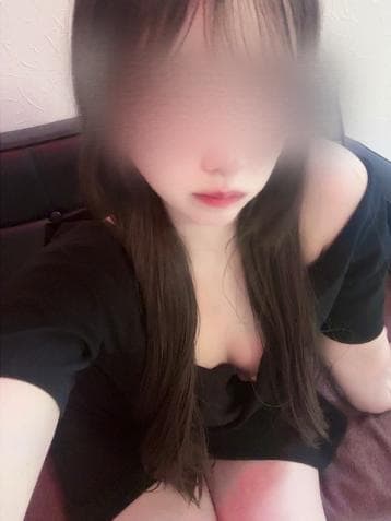 愛川 まりな