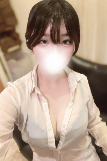 秋山 ゆう