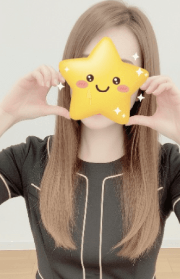 つきな
