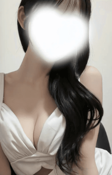 小鳥遊 れいな