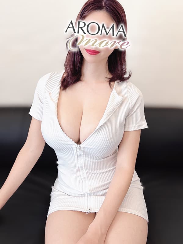 卯月 なこ